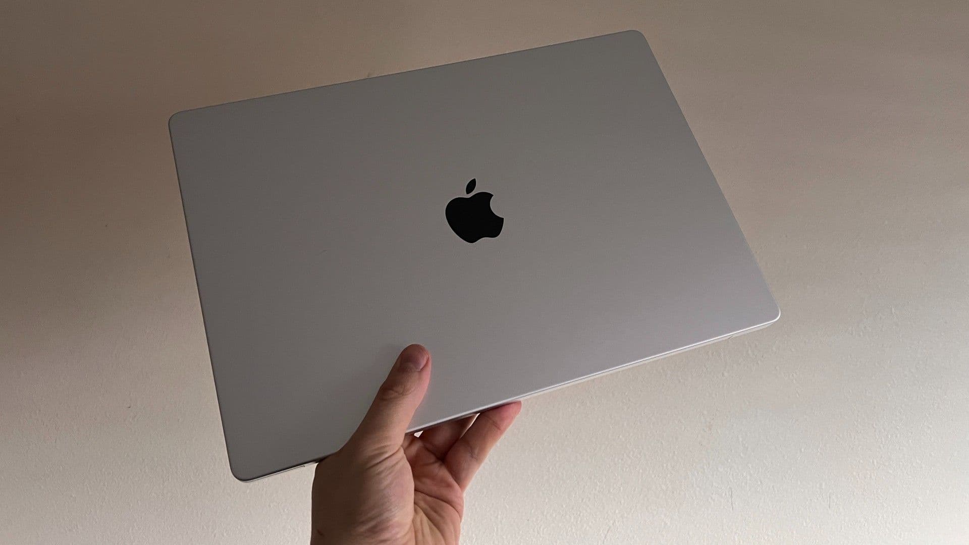 Apple MacBook (2021)
